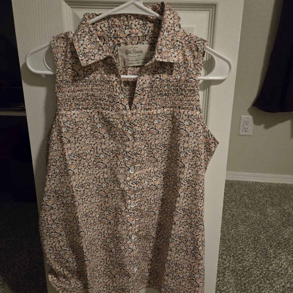 Floral Sleeveless Button-Up Blouse